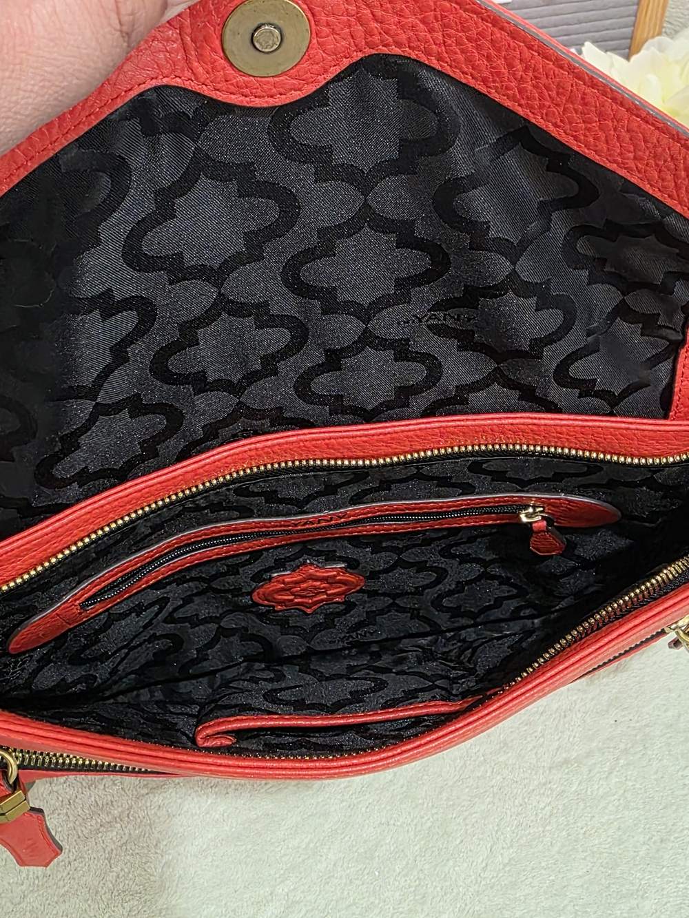 Orange Leather Shoulder Bag with Antique Gold Chain Strap And Crossbody - Picture 9 of 14